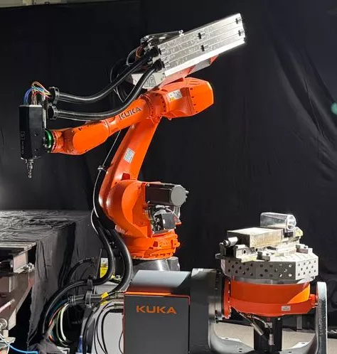 Roboter mit Frässpindel.webp